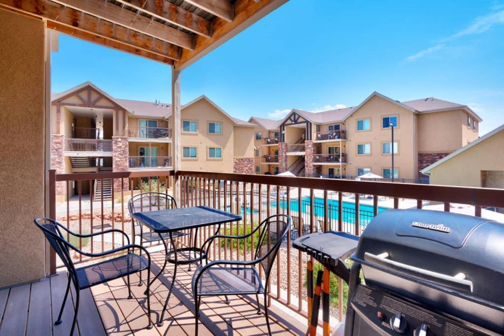 מואב 5H Our Redcliff Condo, Pool & Hot Tub מראה חיצוני תמונה